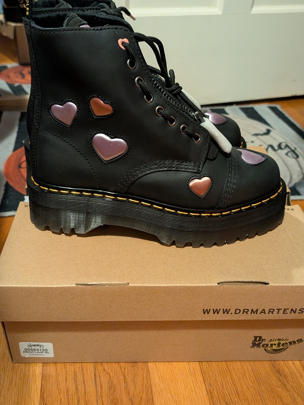 Dr. Martens Sinclair Heart Boots in Black - Picture 4 of 9